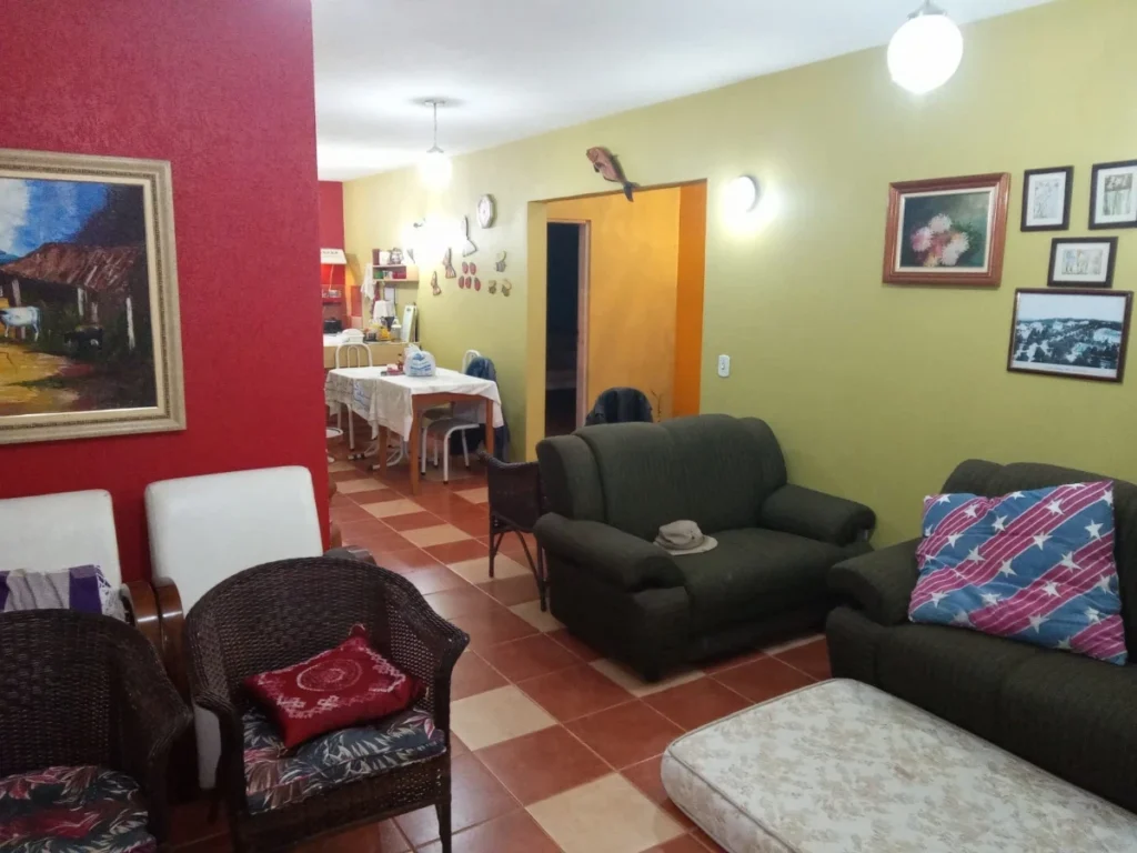 Chácara à Venda em Ibiúna SP com 2 Suítes e Terreno de 1.100 m² no Campo Verde