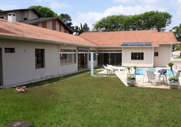 Casa no Condomínio Colinas de Ibiúna/SP com Área Total de 1.000m²